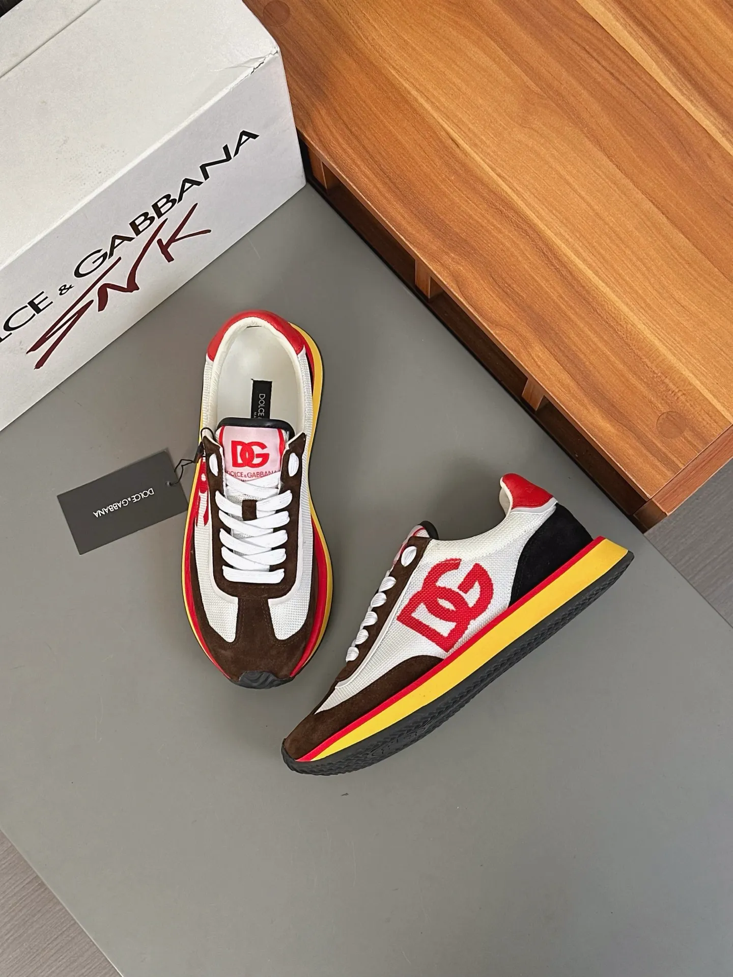 💰660••New arrivals••Dolce&Gabbana••DG✔️High-end men’s sports•casual shoes. Original goods from top counters. Original imported cowhide, multi-material splicing design ➕Imported cowhide lining, cowhide feet ➕Original T men's shoes 💰R elastic outsole.  Size: 39-44 (38, 45 customized)